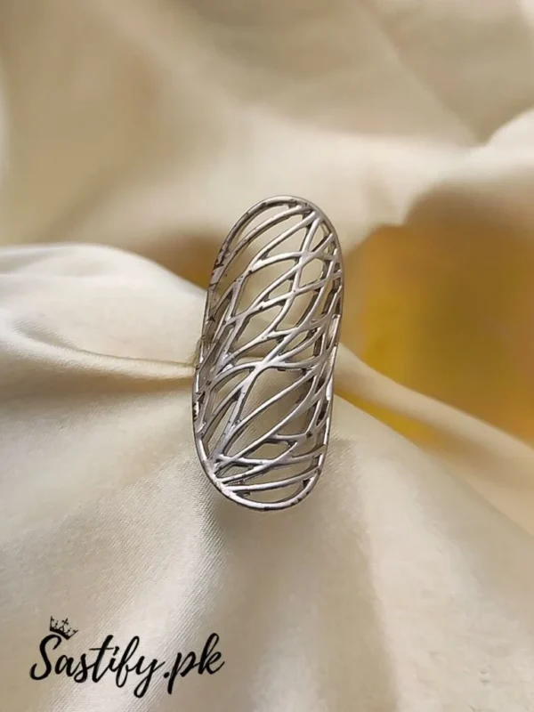 Elegant Filigree Ring 3