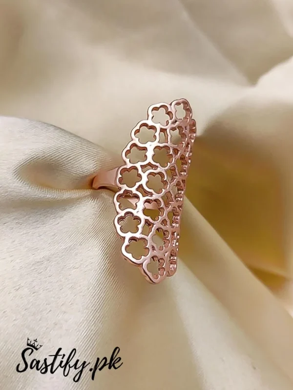 Elegant Filigree Ring 10